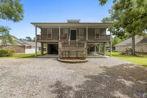 31180 River Pines Dr, Springfield, LA 70462