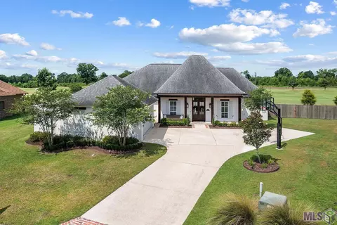 42438 Greens View Dr, Gonzales, LA 70737