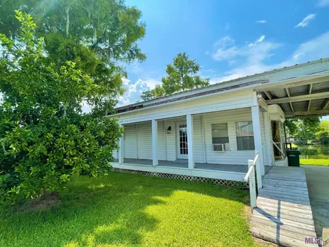 157 Rue St John, Vacherie, LA 70090