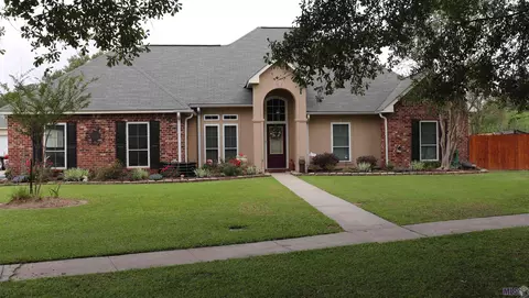 30741 Summer Run Ct, Denham Springs, LA 70726