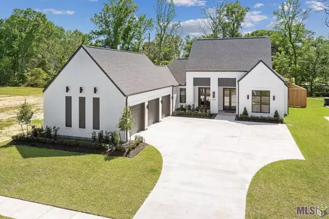 36385 Royal Oak Dr, Prairieville, LA 70769