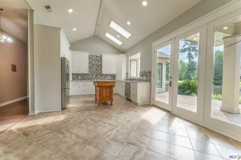 8066 Walden Rd, Baton Rouge, LA 70808