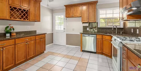 205 E Buffwood Dr, Baker, LA 70714 photo 4