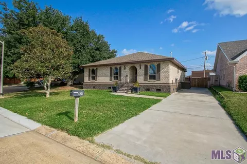 330 Ormond Village Dr, Destrehan, LA 70047