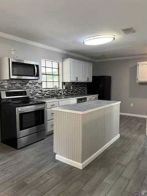 26807 Pen Dr, Walker, LA 70785 photo 2