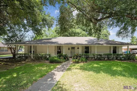 5745 Tee Dr, Zachary, LA 70791