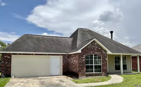 34988 Eagle Ridge Dr, Denham Springs, LA 70706
