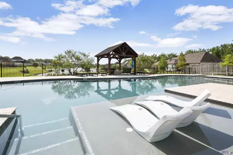 8047 Seville Ct, Baton Rouge, LA 70820