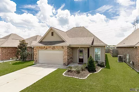 1865 Oakwood Dr, Saint Gabriel, LA 70776