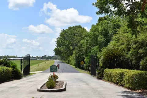 11079 Cessna St, Gonzales, LA 70737