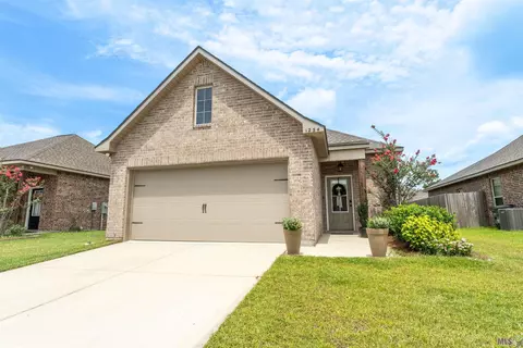 1234 Rustic Pine Dr, Baton Rouge, LA 70820