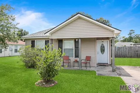 23493 Country Manor Ave, Denham Springs, LA 70726