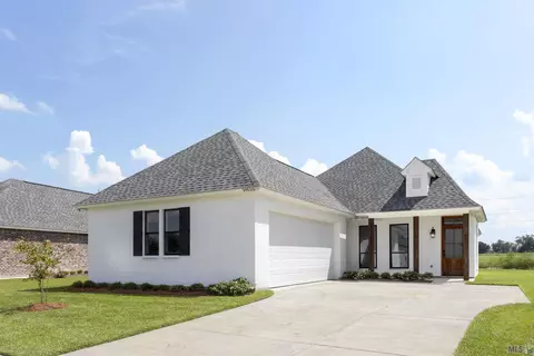 39555 Hernando De Soto Dr, Darrow, LA 70725