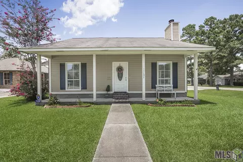 11197 Village Green Dr, Greenwell Springs, LA 70739