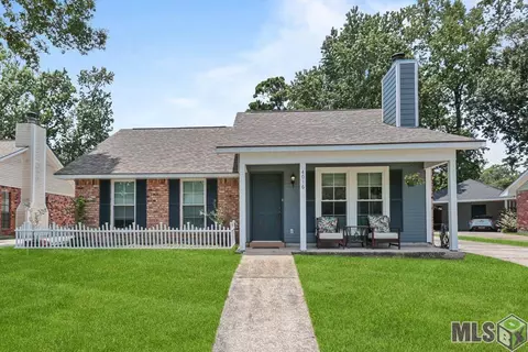 4016 Country Hill Dr, Baton Rouge, LA 70816