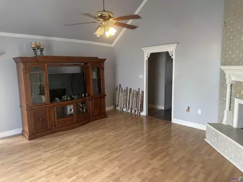 4303 Fourchon Dr, Baker, LA 70714 photo 3