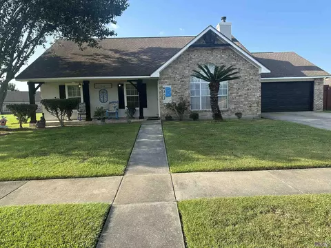 4303 Fourchon Dr, Baker, LA 70714 photo 1