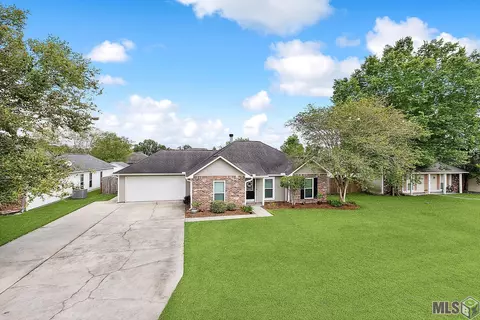 17108 Fox Ridge Dr, Prairieville, LA 70769