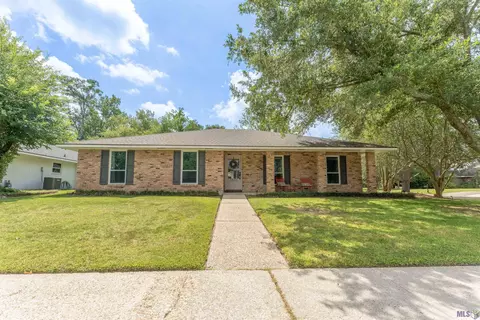 7802 Amesbury Cir, Baton Rouge, LA 70808