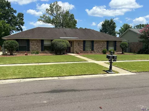 1323 Queen Cathy Dr, Baton Rouge, LA 70816