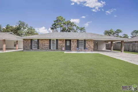 9469 Rustling Oak Dr, Baton Rouge, LA 70818