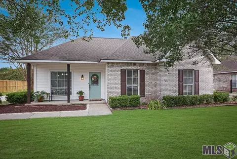 30447 Michelle Dr, Walker, LA 70785 photo 1
