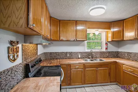 7327 Melpomene Dr, Baker, LA 70714 photo 2