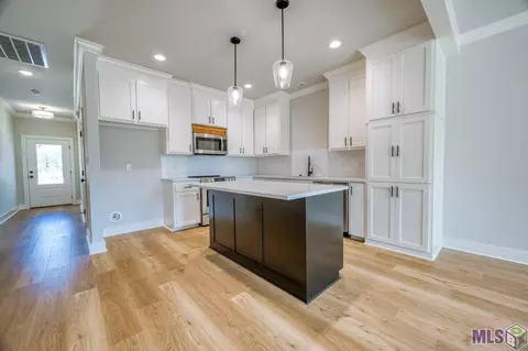 8739 Lockhart Rd #4-B, Denham Springs, LA 70726
