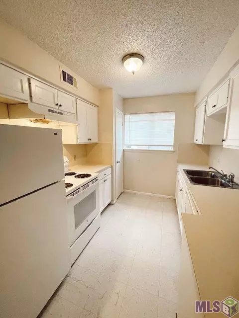 1855 Jasper Ave #4, Baton Rouge, LA 70810
