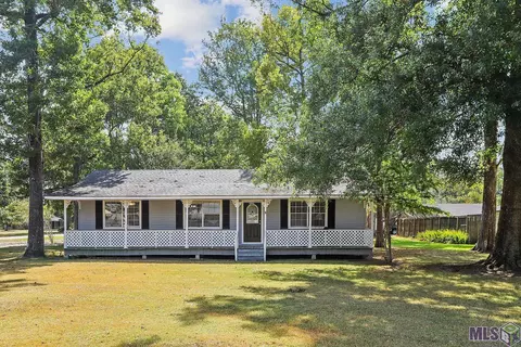 34708 Oak Pl, Denham Springs, LA 70706