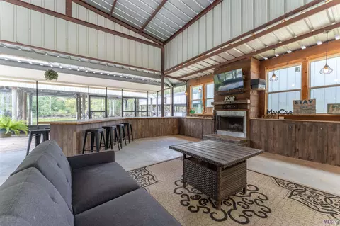23328 Chene Blanc Ln, Maurepas, LA 70449