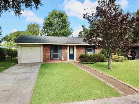 2466 Sweetleaf St, Baton Rouge, LA 70815