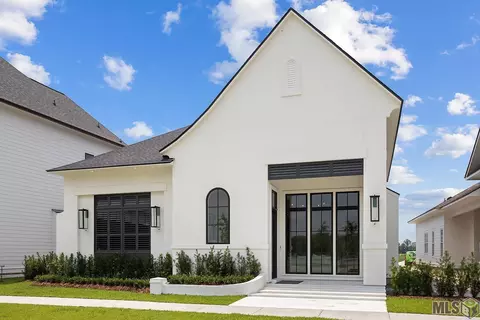 13755 Golden Holly Ln, Baton Rouge, LA 70810