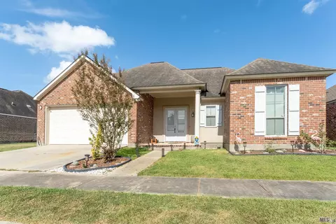 6556 Cameren Oaks Dr, Baton Rouge, LA 70817