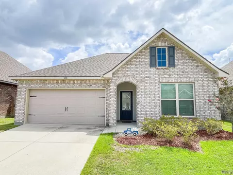 1321 Shadow Bluff Dr, Baton Rouge, LA 70820