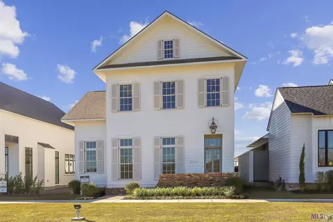 13745 Golden Holly Ln, Baton Rouge, LA 70810