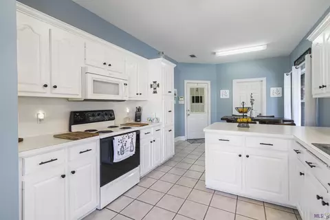 27592 Country Dr, Walker, LA 70785 photo 6