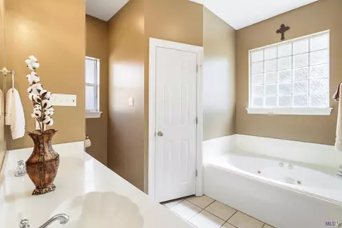 27592 Country Dr, Walker, LA 70785 photo 14