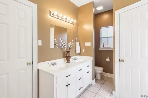 27592 Country Dr, Walker, LA 70785 photo 17