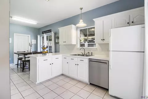 27592 Country Dr, Walker, LA 70785 photo 5
