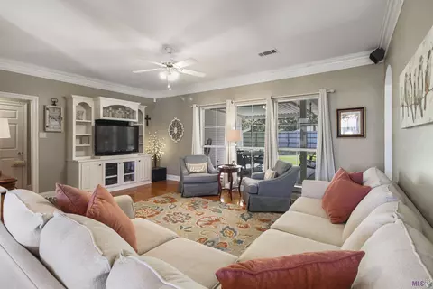 27592 Country Dr, Walker, LA 70785 photo 9