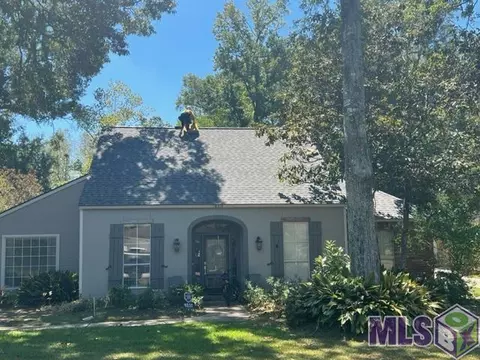 18514 Old Trace Dr, Baton Rouge, LA 70817
