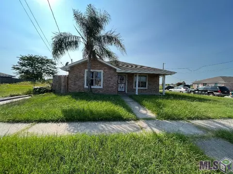 3424 Shangri-la Dr, Chalmette, LA 70043