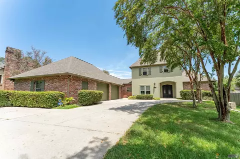 10915 N Oak Hills Pkwy, Baton Rouge, LA 70810