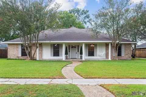 6326 Chippendale Dr, Baton Rouge, LA 70817