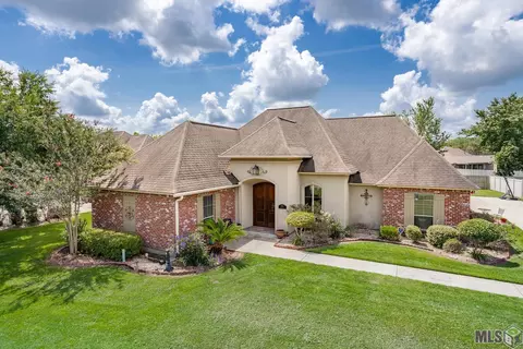 1924 Rollins Rd, Zachary, LA 70791