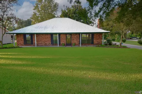 1704 E Bayou Rd, Donaldsonville, LA 70346