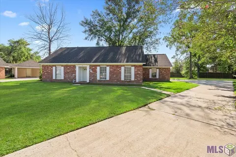 5241 Washburn Dr, Baton Rouge, LA 70817