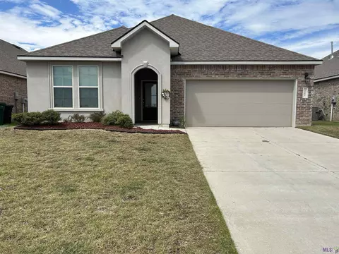 2057 Dovefield Ave, Zachary, LA 70791