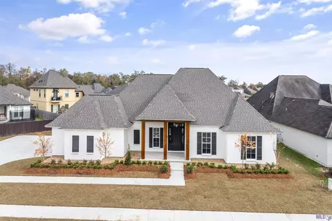 14104 Twin Lakes Dr, Prairieville, LA 70769